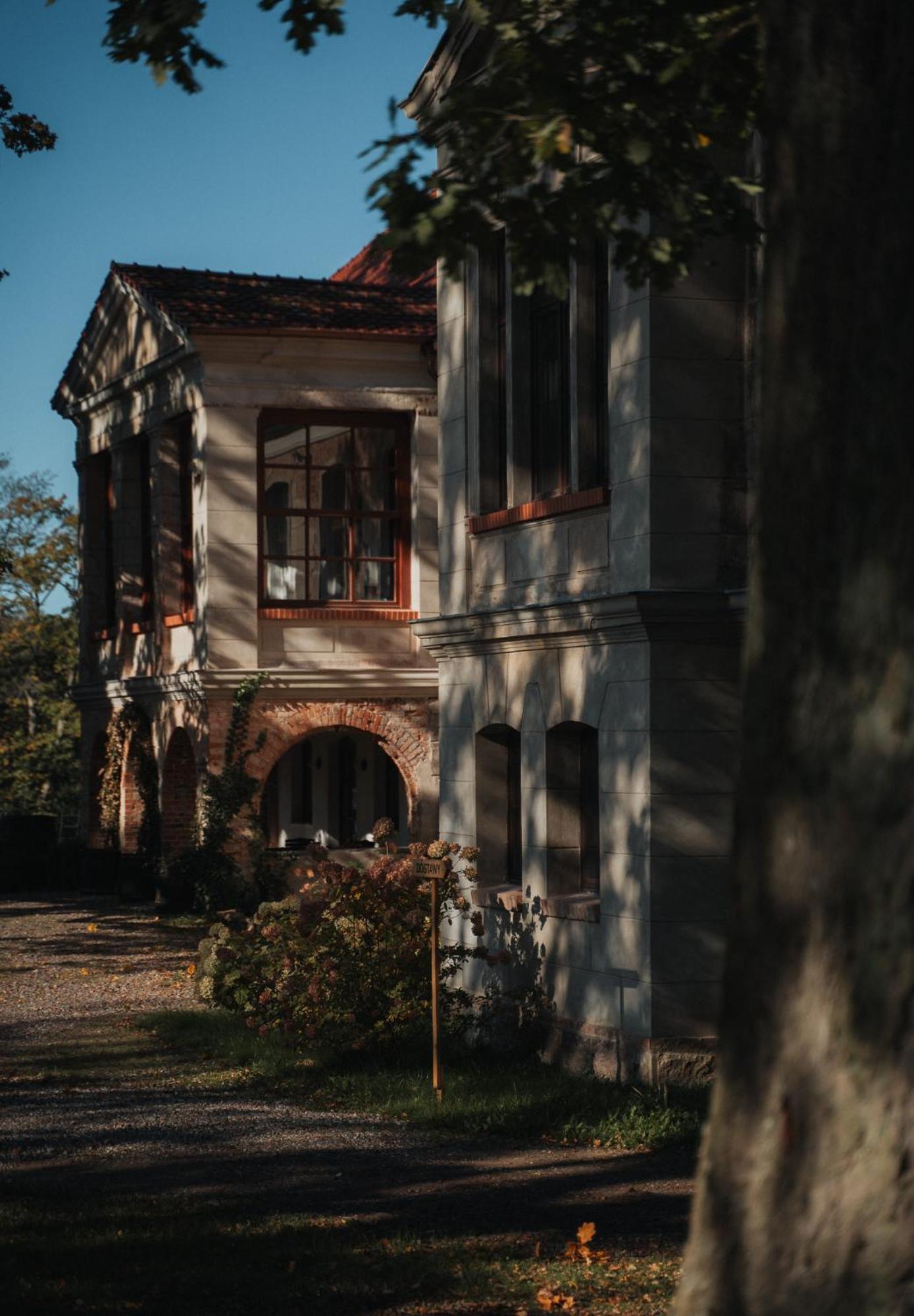 Folwark Wielka Wies - Palac Pod Debem Glowczyce Exterior photo